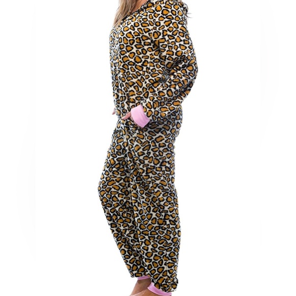 Leopard Adult Onesie Pjs - Picture 2 of 5
